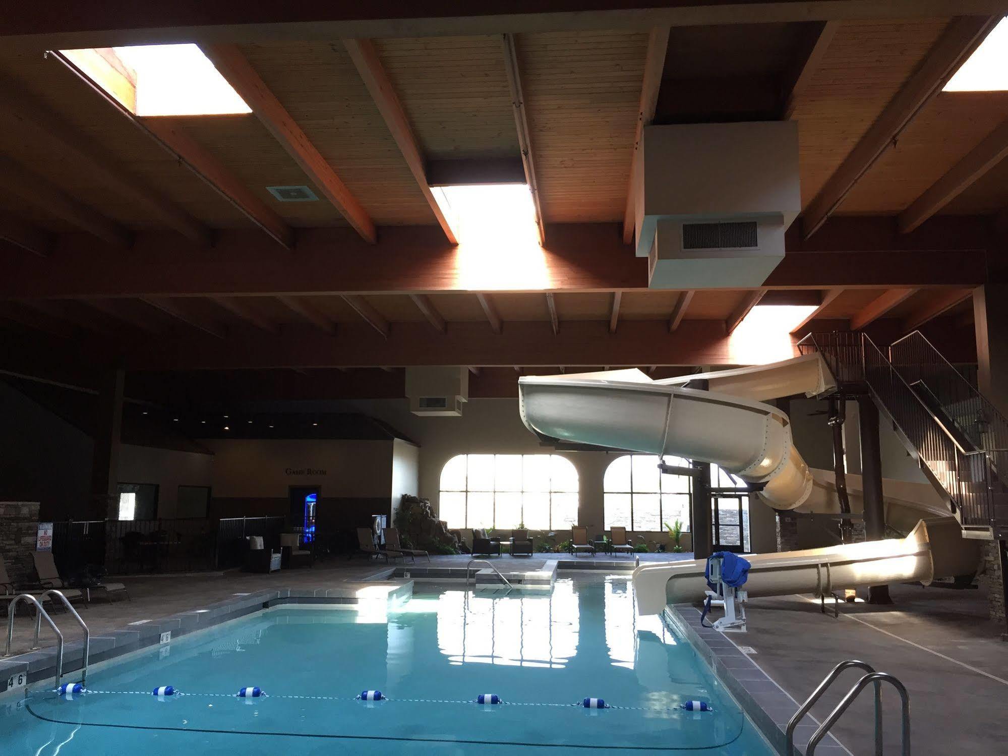 Cascades Mountain Resort, Ascend Hotel Collection Хендерсънвил Екстериор снимка